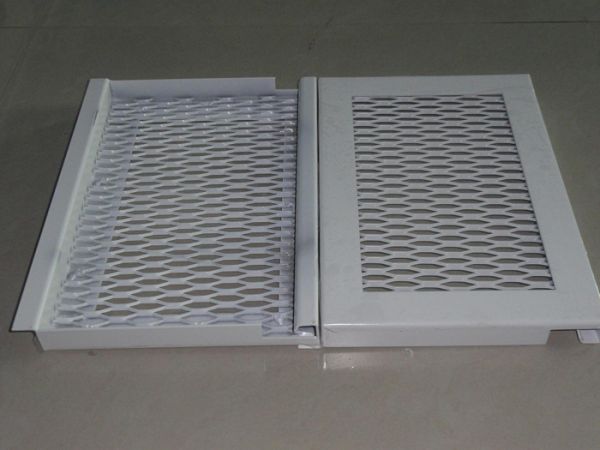 冲孔勾搭式(shi)铝單(dan)板